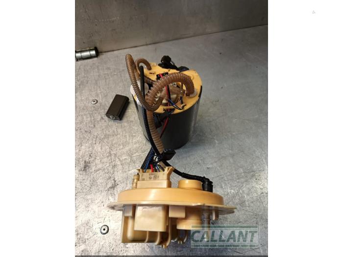Brandstofpomp Elektrisch Volvo XC70 2.4 D4 20V AWD - 31372892 D5244T12