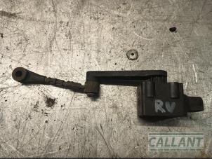 Gebruikte Hoogteregelaar vering Rechts-voor Landrover Discovery III (LAA/TAA) 2.7 TD V6 Prijs € 60,50 Inclusief btw aangeboden door Garage Callant