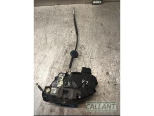 Gebruikte Deurslot Mechaniek 4Deurs links-achter Landrover Discovery III (LAA/TAA) 2.7 TD V6 Prijs € 78,65 Inclusief btw aangeboden door Garage Callant