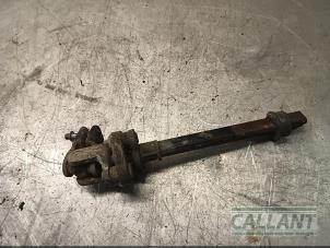 Gebruikte Stuurkolomas Landrover Discovery III (LAA/TAA) 2.7 TD V6 Prijs € 121,00 Inclusief btw aangeboden door Garage Callant