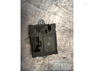 Gebruikte Deur module Jaguar XF (CC9) 3.0 D V6 24V Prijs € 30,25 Inclusief btw aangeboden door Garage Callant