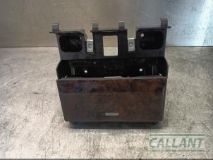 Gebruikte Bekerhouder Jaguar XF (CC9) 3.0 D V6 24V Prijs € 30,25 Inclusief btw aangeboden door Garage Callant