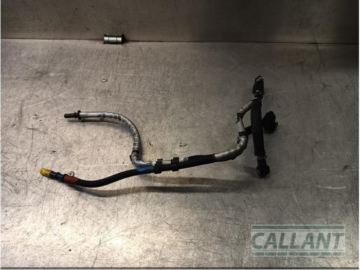 Gebruikte Brandstofleiding Landrover Discovery Sport (LC) 2.0 TD4 180 16V Prijs € 30,25 Inclusief btw aangeboden door Garage Callant