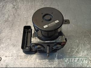 Gebruikte ABS Pomp Jaguar XJ (X350) 2.7d V6 24V Prijs € 272,25 Inclusief btw aangeboden door Garage Callant