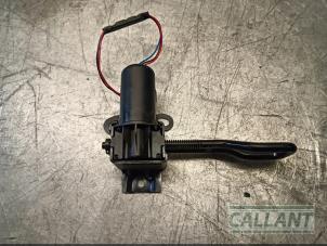 Gebruikte Stoelverstelling motor Landrover Range Rover Velar (LY) 2.0 16V P250 AWD Prijs € 211,75 Inclusief btw aangeboden door Garage Callant