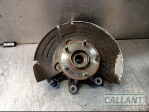 Gebruikte Fusee rechts-achter Jaguar XJ (X350) 2.7d V6 24V Prijs € 121,00 Inclusief btw aangeboden door Garage Callant