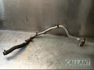 Gebruikte Vulpijp Brandstoftank Jaguar XJ (X350) 2.7d V6 24V Prijs € 54,45 Inclusief btw aangeboden door Garage Callant