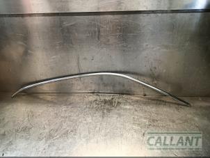 Gebruikte Daklijst rechts Jaguar XJ (X350) 2.7d V6 24V Prijs € 121,00 Inclusief btw aangeboden door Garage Callant