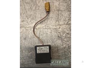 Gebruikte Antenne bluetooth Jaguar XJ (X350) 2.7d V6 24V Prijs € 90,75 Inclusief btw aangeboden door Garage Callant
