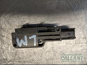 Gebruikte Airbag Sensor Jaguar XJ (X350) 2.7d V6 24V Prijs € 24,20 Inclusief btw aangeboden door Garage Callant