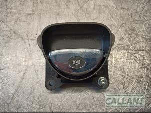 Gebruikte Handrem schakelaar Jaguar XJ (X350) 2.7d V6 24V Prijs € 24,20 Inclusief btw aangeboden door Garage Callant