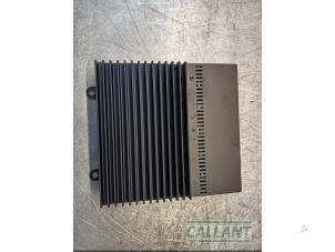 Gebruikte Radio versterker Jaguar XJ (X350) 2.7d V6 24V Prijs € 363,00 Inclusief btw aangeboden door Garage Callant