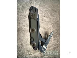 Gebruikte Achterklep Scharnier Jaguar XF (CC9) 3.0 D V6 24V Prijs € 30,25 Inclusief btw aangeboden door Garage Callant