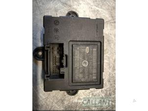 Gebruikte Deur module Jaguar XF (CC9) 3.0 D V6 24V Prijs € 60,50 Inclusief btw aangeboden door Garage Callant