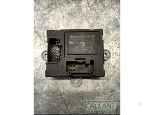 Gebruikte Deur module Jaguar XF (CC9) 3.0 D V6 24V Prijs € 30,25 Inclusief btw aangeboden door Garage Callant