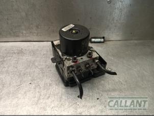 Gebruikte ABS Pomp Jaguar XJ (X350) 2.7d V6 24V Prijs € 272,25 Inclusief btw aangeboden door Garage Callant