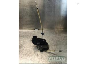 Gebruikte Deurslot Mechaniek 4Deurs links-achter Landrover Range Rover Sport (LS) 2.7 TDV6 24V Prijs € 78,65 Inclusief btw aangeboden door Garage Callant