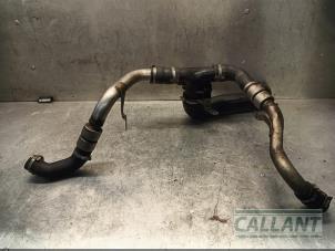 Gebruikte Intercooler Buis Jaguar XJ (X350) 2.7d V6 24V Prijs € 121,00 Inclusief btw aangeboden door Garage Callant