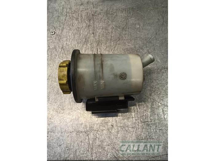 Gebruikte Servo Oliereservoir Landrover Range Rover Sport (LS) 2.7 TDV6 24V Prijs € 18,15 Inclusief btw aangeboden door Garage Callant
