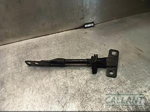 Gebruikte Steun (diversen) Jaguar XJ (X350) 2.7d V6 24V Prijs € 30,25 Inclusief btw aangeboden door Garage Callant