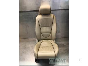 Gebruikte Stoel rechts Jaguar XJ (X350) 2.7d V6 24V Prijs € 332,75 Inclusief btw aangeboden door Garage Callant