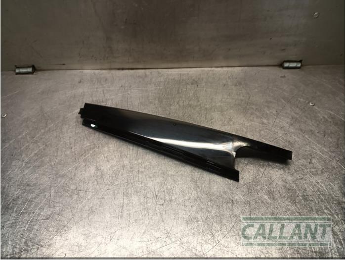 Portierlijst van een Jaguar XF Sportbrake 2.2 D 16V 2014