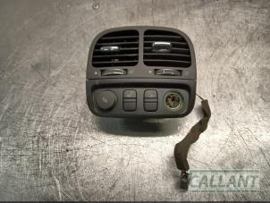 Gebruikte Luchtrooster achter Jaguar XJ (X350) 2.7d V6 24V Prijs € 60,50 Inclusief btw aangeboden door Garage Callant