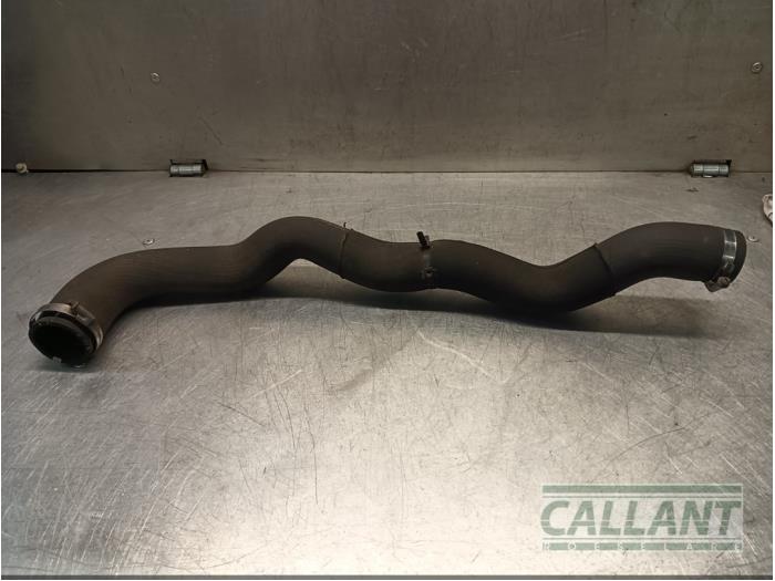 Gebruikte Intercooler Slang Landrover Range Rover IV (LG) 4.4 SDV8 32V Prijs € 54,45 Inclusief btw aangeboden door Garage Callant