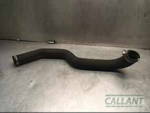 Gebruikte Intercooler Slang Landrover Range Rover IV (LG) 4.4 SDV8 32V Prijs € 48,40 Inclusief btw aangeboden door Garage Callant