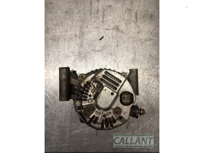 Dynamo van een Jaguar S-type (X200) 2.5 V6 24V 2003