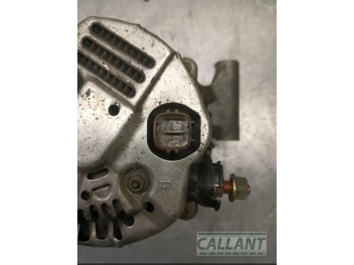 Dynamo van een Jaguar S-type (X200) 2.5 V6 24V 2003