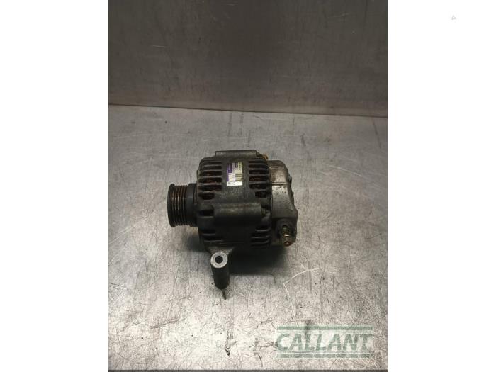 Dynamo van een Jaguar S-type (X200) 2.5 V6 24V 2003