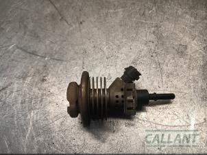 Gebruikte Adblue injector Landrover Discovery Sport (LC) 2.0 TD4 150 16V Prijs € 90,75 Inclusief btw aangeboden door Garage Callant