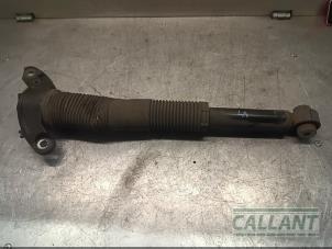 Gebruikte Schokdemper links-achter Landrover Discovery Sport (LC) 2.0 TD4 150 16V Prijs € 60,50 Inclusief btw aangeboden door Garage Callant