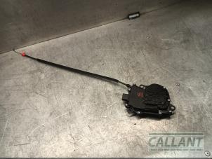 Gebruikte Sluithulpmotor portier rechts-achter Landrover Range Rover Sport (LW) 2.0 16V P400e Prijs € 60,50 Inclusief btw aangeboden door Garage Callant