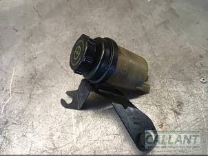 Gebruikte Servo Oliereservoir Jaguar XF (CC9) Prijs € 18,15 Inclusief btw aangeboden door Garage Callant