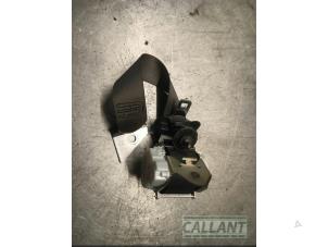 Gebruikte Veiligheidsgordel rechts-achter Jaguar XF (CC9) 2.2 D 16V Prijs € 90,75 Inclusief btw aangeboden door Garage Callant