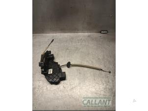 Gebruikte Deurslot Mechaniek 4Deurs rechts-achter Landrover Range Rover Sport (LS) 3.0 S TDV6 Prijs € 90,75 Inclusief btw aangeboden door Garage Callant