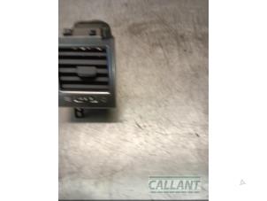 Gebruikte Luchtrooster Dashboard Landrover Range Rover Sport (LS) 3.0 S TDV6 Prijs € 36,30 Inclusief btw aangeboden door Garage Callant