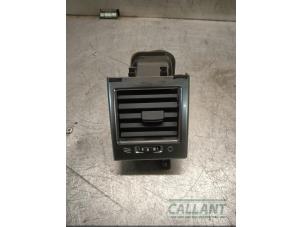 Gebruikte Luchtrooster Dashboard Landrover Range Rover Sport (LS) 3.0 S TDV6 Prijs € 36,30 Inclusief btw aangeboden door Garage Callant