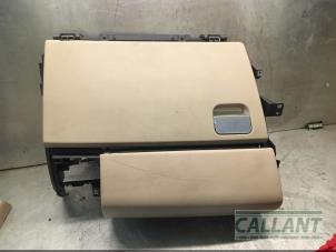 Gebruikte Dashboardkastje Landrover Range Rover Sport (LS) 3.0 S TDV6 Prijs € 121,00 Inclusief btw aangeboden door Garage Callant