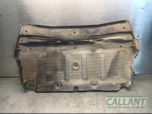 Gebruikte Beschermplaat bodem Landrover Range Rover Sport (LS) 3.0 S TDV6 Prijs € 60,50 Inclusief btw aangeboden door Garage Callant