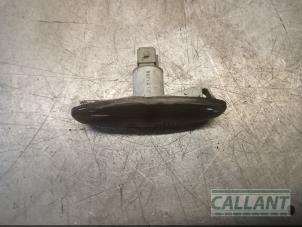 Gebruikte Pinker links Jaguar XJ (X350) 2.7d V6 24V Prijs € 30,25 Inclusief btw aangeboden door Garage Callant