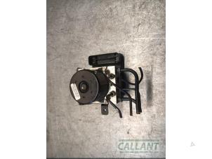 Gebruikte ABS Pomp Jaguar XJ (X350) 2.7d V6 24V Prijs € 272,25 Inclusief btw aangeboden door Garage Callant