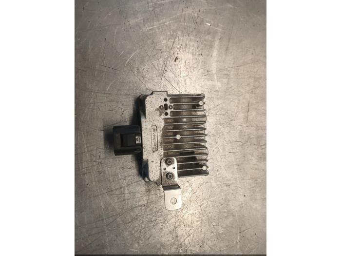 Gebruikte Brandstofpomp module Jaguar F-type 2.0 Turbo 16V Prijs € 66,55 Inclusief btw aangeboden door Garage Callant