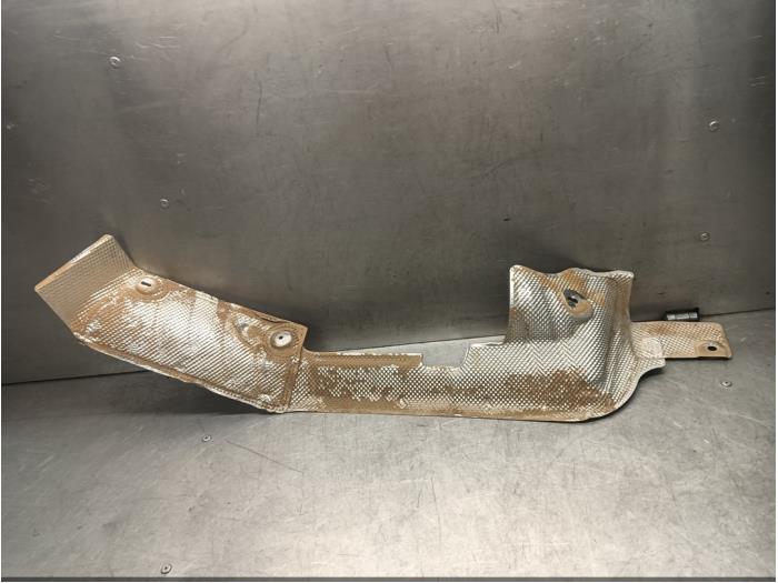Gebruikte Hitteschild uitlaat Jaguar F-type 2.0 Turbo 16V Prijs € 30,25 Inclusief btw aangeboden door Garage Callant