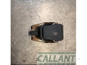 Gebruikte Sensor regen Jaguar F-type 2.0 Turbo 16V Prijs € 60,50 Inclusief btw aangeboden door Garage Callant