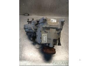 Gebruikte Tussenbak 4x4 Jaguar F-Pace 2.0 D 180 16V AWD Prijs € 1.452,00 Inclusief btw aangeboden door Garage Callant