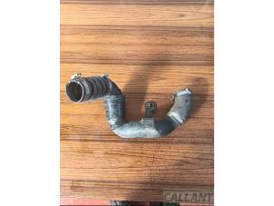 Gebruikte Intercooler Slang Jaguar XE 2.0 240 Turbo 16V Prijs € 90,75 Inclusief btw aangeboden door Garage Callant