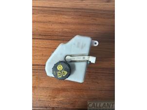 Gebruikte Hoofdremcilinder Jaguar XE 2.0 240 Turbo 16V Prijs € 60,50 Inclusief btw aangeboden door Garage Callant